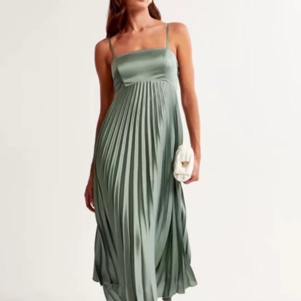 The A&F Giselle Clasp-Back Pleated Midi Dress
